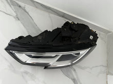 Laden Sie das Bild in den Galerie-Viewer, Frontscheinwerfer Audi A3 8V0941005E 90104556 Xenon Links Scheinwerfer Headlight