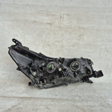 Laden Sie das Bild in den Galerie-Viewer, Frontscheinwerfer Toyota Hilux VIII Links Scheinwerfer Headlight SCH3669776049rp