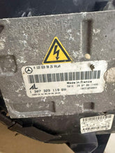 Laden Sie das Bild in den Galerie-Viewer, Frontscheinwerfer Mercedes-Benz W245 A1698204661 0301220286 Rechts Headlight SCH1625253964pe