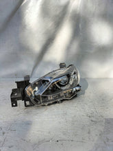 Laden Sie das Bild in den Galerie-Viewer, Frontscheinwerfer Mazda 6 SHN1045 Links Scheinwerfer Headlight SCH2568860969na