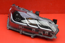Laden Sie das Bild in den Galerie-Viewer, Frontscheinwerfer Toyota Corolla 81110-02T31-00 Rechts Scheinwerfer Headlight SCH2407144018kh