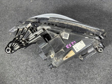 Laden Sie das Bild in den Galerie-Viewer, Frontscheinwerfer Mercedes-Benz W213 A2139067506KZ LED Links Headlight SCH8758723634sm
