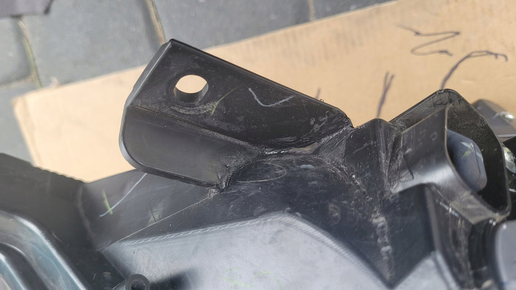 Frontscheinwerfer Mitsubishi Space Star 8301D455 LED Links Headlight SCH3057295811su