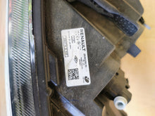 Laden Sie das Bild in den Galerie-Viewer, Frontscheinwerfer Dacia Sandero III Logan 260602561R Links Headlight