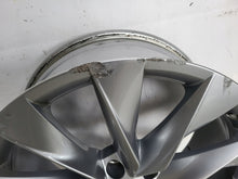 Laden Sie das Bild in den Galerie-Viewer, 1x Alufelge 19 Zoll 8.0&quot; 5x112 45ET Glanz Silber 5LA601025 Skoda Rim Wheel