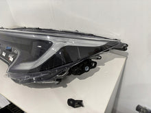 Laden Sie das Bild in den Galerie-Viewer, Frontscheinwerfer Toyota Corolla 81150-02X10 LED Ein Stück (Rechts oder Links) SCH3698406405ss