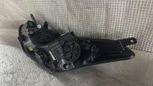 Load image into Gallery viewer, Frontscheinwerfer Hyundai I30 HYUI30LPZD12 Rechts Scheinwerfer Headlight SCH1080117554uc