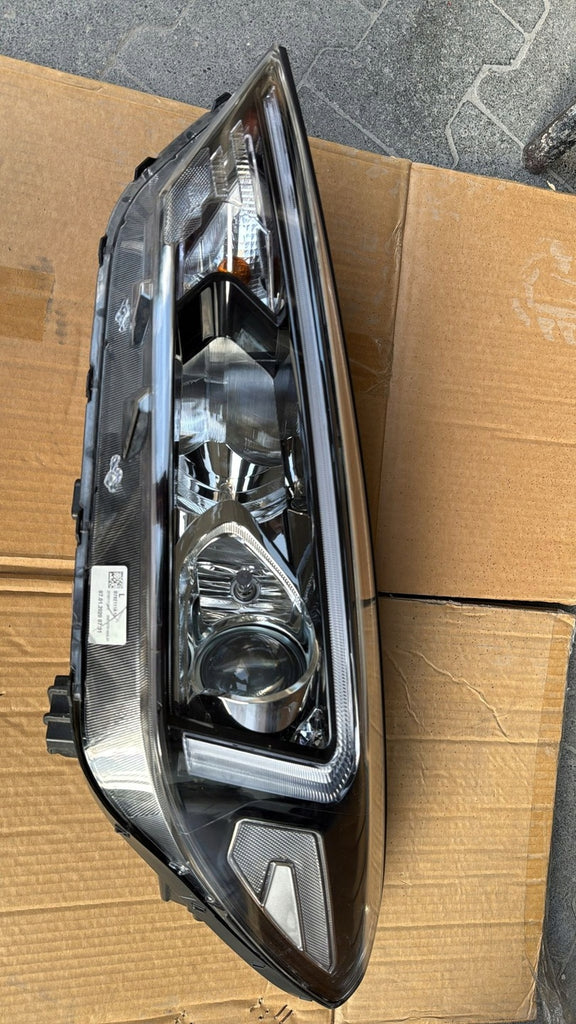 Frontscheinwerfer Hyundai Tucson D7921-11A10- Links Scheinwerfer Headlight SCH9794436610vg
