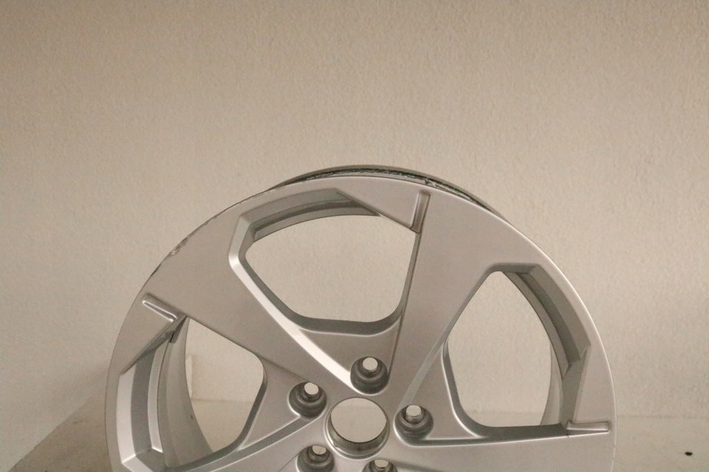 1x Alufelge 18 Zoll 7.5" 5x112 51ET Glanz Silber 8V0601025 Audi A3 Rim Wheel FEL2994108224ty