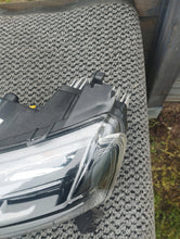 Laden Sie das Bild in den Galerie-Viewer, Frontscheinwerfer Dacia Spring 266008993R Ein Satz Scheinwerfer Headlight SCH6986330910rz