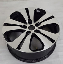 Load image into Gallery viewer, 1x Alufelge 18 Zoll 7.0" 5x114.3 40 5ET 52910-3U300 Kia Sportage Rim Wheel FEL4297743006ki