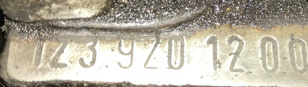 Motor Mercedes-Benz W123 S123 12392012 2.5 Benzin Engine Unkomplett