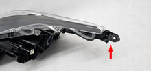Laden Sie das Bild in den Galerie-Viewer, Frontscheinwerfer Toyota Corolla 81110-2T31-00 Rechts Scheinwerfer Headlight
