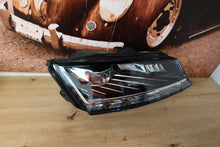 Laden Sie das Bild in den Galerie-Viewer, Frontscheinwerfer Skoda Fabia III 6V1941016F LED Rechts Scheinwerfer Headlight SCH9953911769av