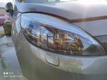 Load image into Gallery viewer, Frontscheinwerfer Renault Scenic 260105783R Xenon Ein Stück (Rechts oder Links)