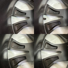 Load image into Gallery viewer, 1x Alufelge 17 Zoll 7.0&quot; 4x114.3 43ET Glanz Graphit 403007202 Mg Megane 1 Iv