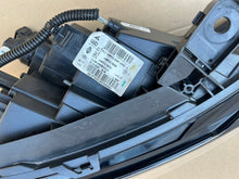 Laden Sie das Bild in den Galerie-Viewer, Frontscheinwerfer Renault Clio V 260103507 LED Rechts Scheinwerfer Headlight