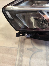 Laden Sie das Bild in den Galerie-Viewer, Frontscheinwerfer Dacia Sandero 260607161 LED Links Scheinwerfer Headlight