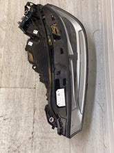 Laden Sie das Bild in den Galerie-Viewer, Frontscheinwerfer BMW IX I20 5A3CE93-04 Links Scheinwerfer Headlight