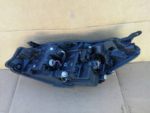 Load image into Gallery viewer, Frontscheinwerfer Toyota Yaris Rechts Scheinwerfer Headlight