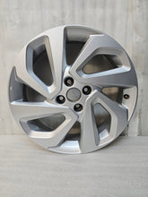 Laden Sie das Bild in den Galerie-Viewer, 1x Alufelge 17 Zoll 5.0" 4x100 40ET Glanz Silber CMS1210-5- Toyota Aygo X FEL9899576385iq