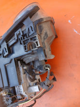 Laden Sie das Bild in den Galerie-Viewer, Frontscheinwerfer BMW Compact E46 0311330005 Xenon Links Scheinwerfer Headlight SCH6471762202zw