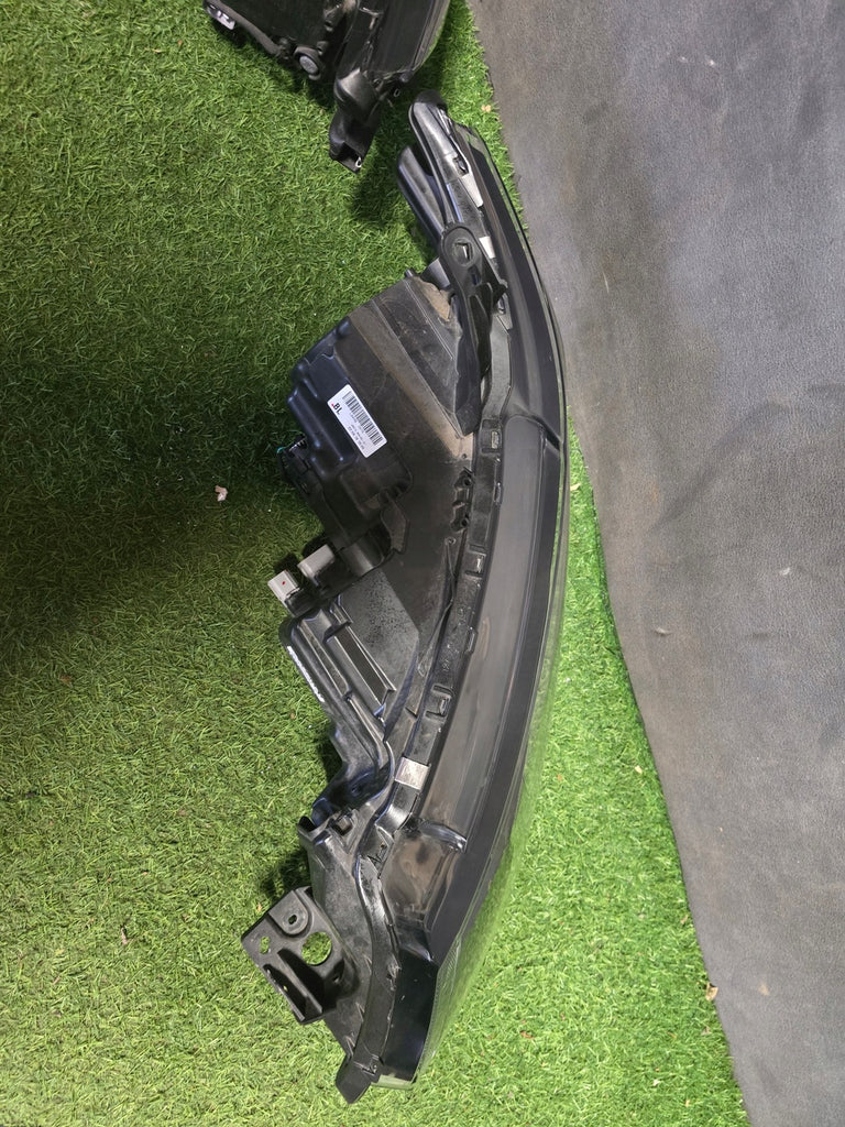 Frontscheinwerfer Mitsubishi Outlander III 8301D3-31 Full LED Ein Satz Headlight