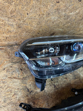 Laden Sie das Bild in den Galerie-Viewer, Frontscheinwerfer Renault Kadjar 260104607R 260602051R Ein Satz Headlight SCH2173756939en