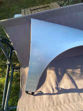 Laden Sie das Bild in den Galerie-Viewer, Kotflügel Mercedes-Benz W251 LMR53 Vorne Rechts