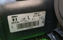 Laden Sie das Bild in den Galerie-Viewer, Frontscheinwerfer Seat Exeo 89320131 3R1941005E Links Scheinwerfer Headlight SCH8969689443sj