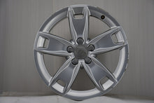 Laden Sie das Bild in den Galerie-Viewer, 4x Alufelge 17 Zoll 7.5" 5x112 56ET Glanz Silber 8P0601025BL Audi A3 Rim Wheel FEL6890701073zb