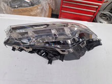 Load image into Gallery viewer, Frontscheinwerfer Toyota V LED Ein Stück (Rechts oder Links) Headlight SCH8924868203ap
