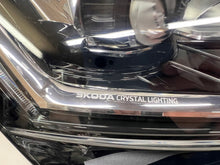 Load image into Gallery viewer, Frontscheinwerfer Skoda Superb III 3V1941016D Full LED Rechts Headlight SCH2841374213ov