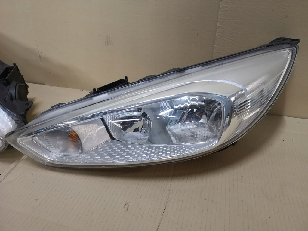 Frontscheinwerfer Ford Focus Links Scheinwerfer Headlight SCH1996099037tl