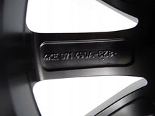 Laden Sie das Bild in den Galerie-Viewer, 4x Alufelge 20 Zoll 9.0" 5x112 38ET Glanz Schwarz 4KE071490A Audi E-Tron FEL1000583392sw