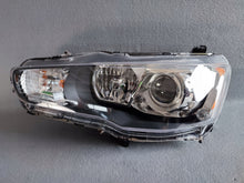 Laden Sie das Bild in den Galerie-Viewer, Frontscheinwerfer Mitsubishi Outlander 5401E11175 8301C3-85 Xenon Links SCH5894264291qe
