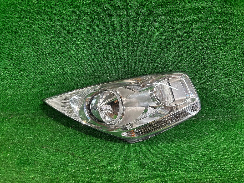 Frontscheinwerfer Kia Venga 921021P000 Rechts Scheinwerfer Headlight