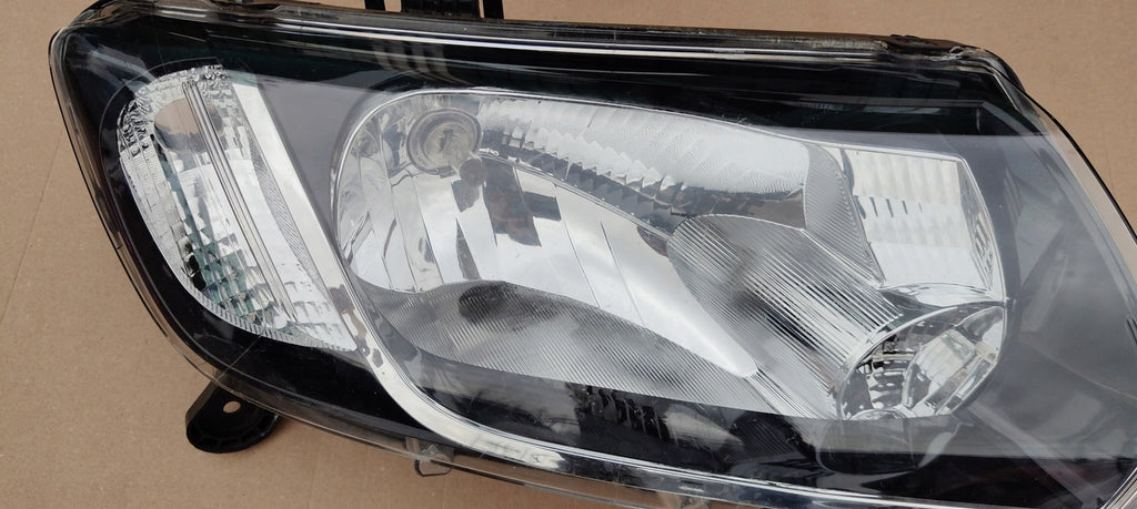 Frontscheinwerfer Dacia Logan Sandero II 90114431 260103529R Rechts Headlight