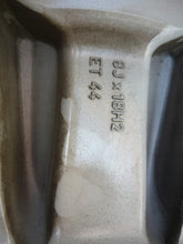 Load image into Gallery viewer, 1x Alufelge 18 Zoll 8.0&quot; 5x112 44ET Glanz Silber 3C0601025 VW Passat Rim Wheel