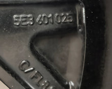 Load image into Gallery viewer, 1x Alufelge 17 Zoll 7.0" 5x112 46ET Glanz Silber 5E3601025 Mg Octavia Iv FEL9563262481aj