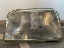 Laden Sie das Bild in den Galerie-Viewer, Frontscheinwerfer Renault 5 7700761342 7700761322 67504609 Vorderseite Headlight