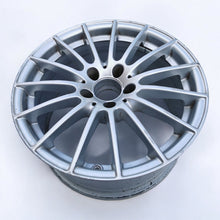 Load image into Gallery viewer, 1x Alufelge 17 Zoll 8.5&quot; 5x112 34,5ET A2184010500 Mercedes-Benz Cls Rim Wheel