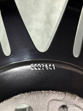 Load image into Gallery viewer, 1x Alufelge 19 Zoll 8.0" 5x120 37ET Glanz Schwarz 8037141 BMW E91 E93 E90 E92 FEL5316237261bh