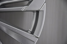 Laden Sie das Bild in den Galerie-Viewer, 1x Alufelge 18 Zoll 7.0" 5x100 39ET Glanz Silber 658601025P Skoda Scala Kamiq FEL1267727579jc