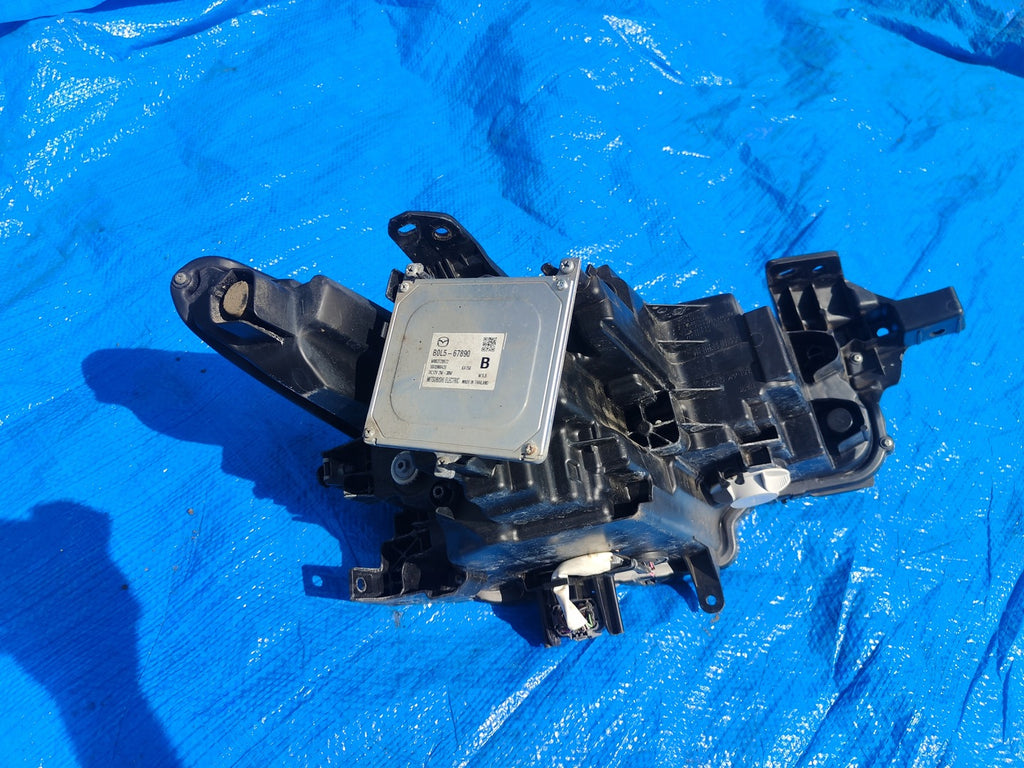 Frontscheinwerfer Mazda III BCJH-51040 LED Links Scheinwerfer Headlight