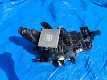 Laden Sie das Bild in den Galerie-Viewer, Frontscheinwerfer Mazda III BCJH-51040 LED Links Scheinwerfer Headlight