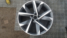 Load image into Gallery viewer, 1x Alufelge 20 Zoll 8.5" 5x112 38ET 5FJ601025E Seat Tarraco Rim Wheel FEL2307810062sc