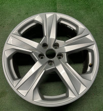 Load image into Gallery viewer, 1x Alufelge 19 Zoll 8.0" 5x112 27ET Glanz Silber 4K8601025J Audi Rim Wheel FEL1569041518is