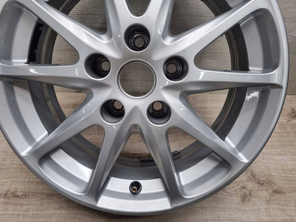 1x Alufelge 16 Zoll 6.5" 5x114.3 40ET Glanz Silber KE409-3Z110 Nissan Juke F15 FEL4906800768hd