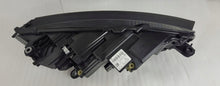 Laden Sie das Bild in den Galerie-Viewer, Frontscheinwerfer Skoda Octavia IV 5E4941035 Links Scheinwerfer Headlight SCH5151479323cs